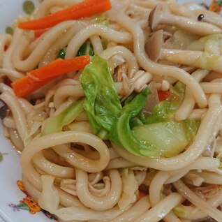 お家に必ずある調味料で簡単焼きうどん